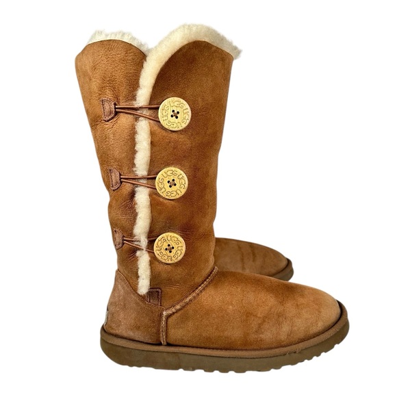 UGG Bailey Button Triplet II Chestnut Suede Sheepskin Lined Boots - Picture 2 of 12